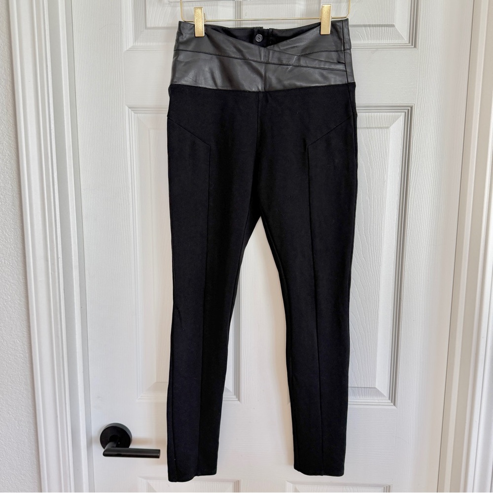 🖤 Bebe Super Curve Black Faux Leather Crossover V-Waistband Leggings - Picture 4 of 15